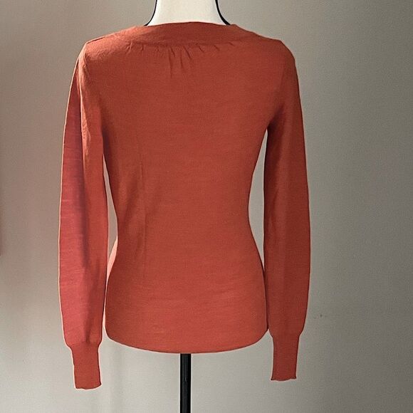 The Limited, 50% Wool, 50% Acrylic Lightweight V-Neck Sweater. Size Small. - Picture 2 of 5